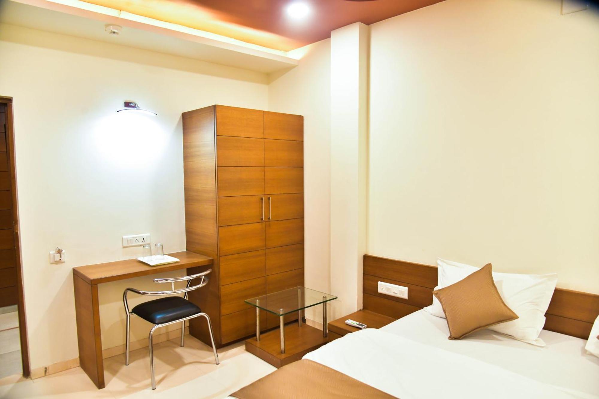 Hotel Ashooka Inn 甘地讷格尔 外观 照片